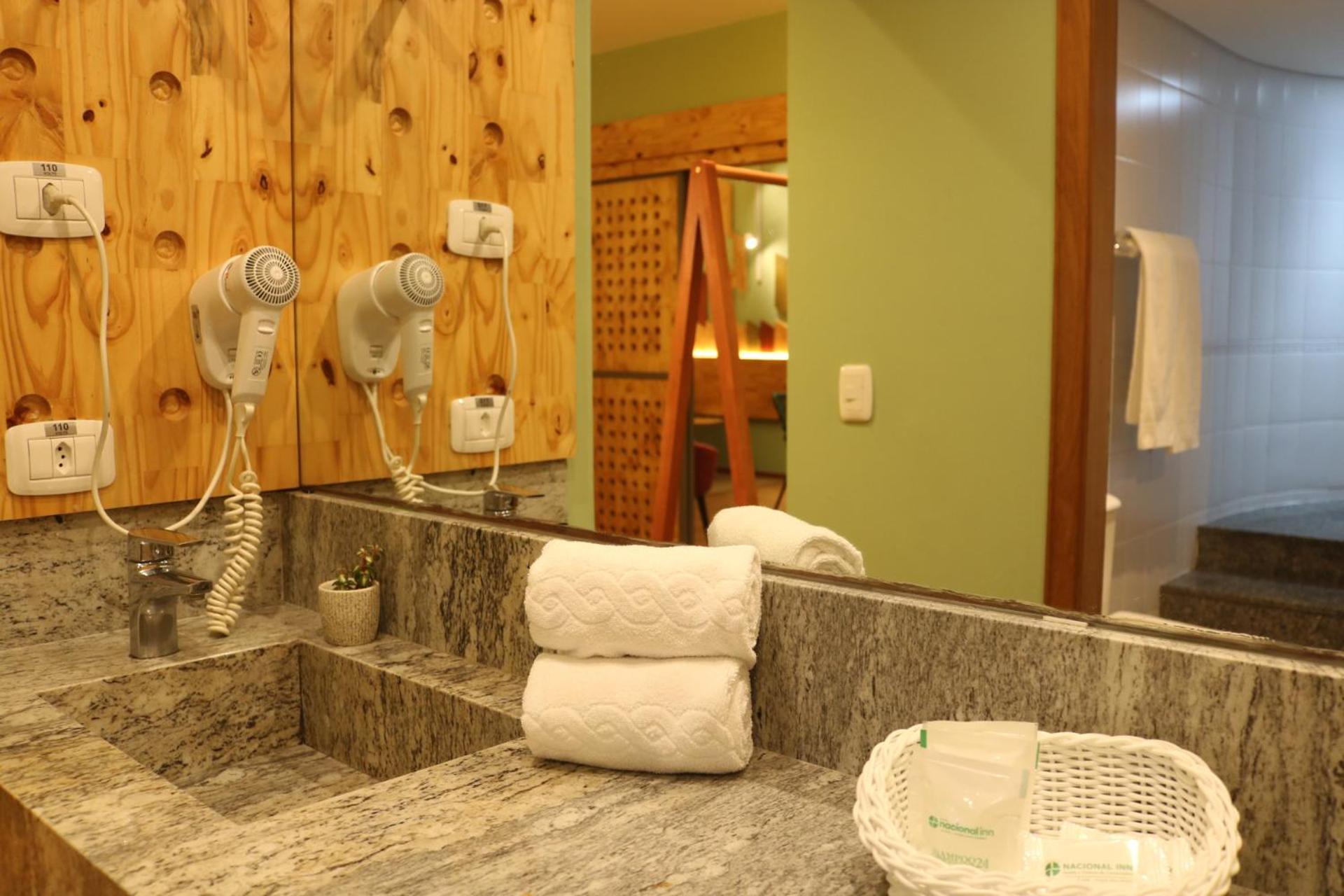 Ibis Styles Santa Felicidade 4*